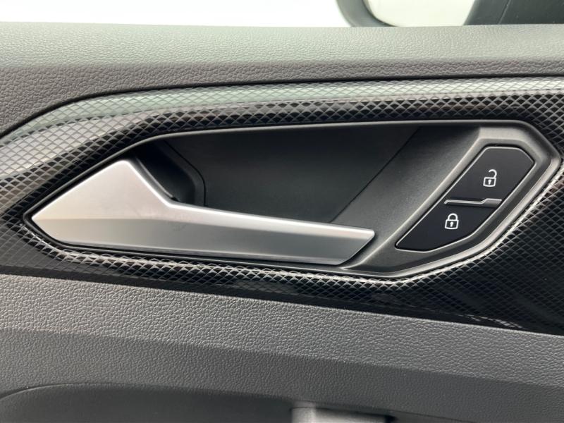 Voitures occasions VOLKSWAGEN T-CROSS Life Saint-Grégoire