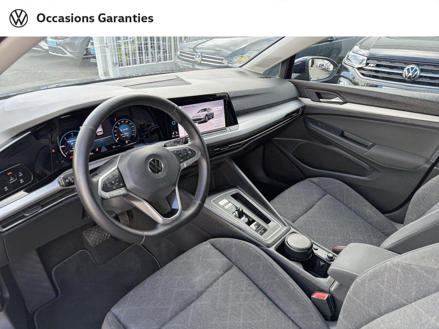 Voitures occasions VOLKSWAGEN GOLF Life 1st Saint-Grégoire