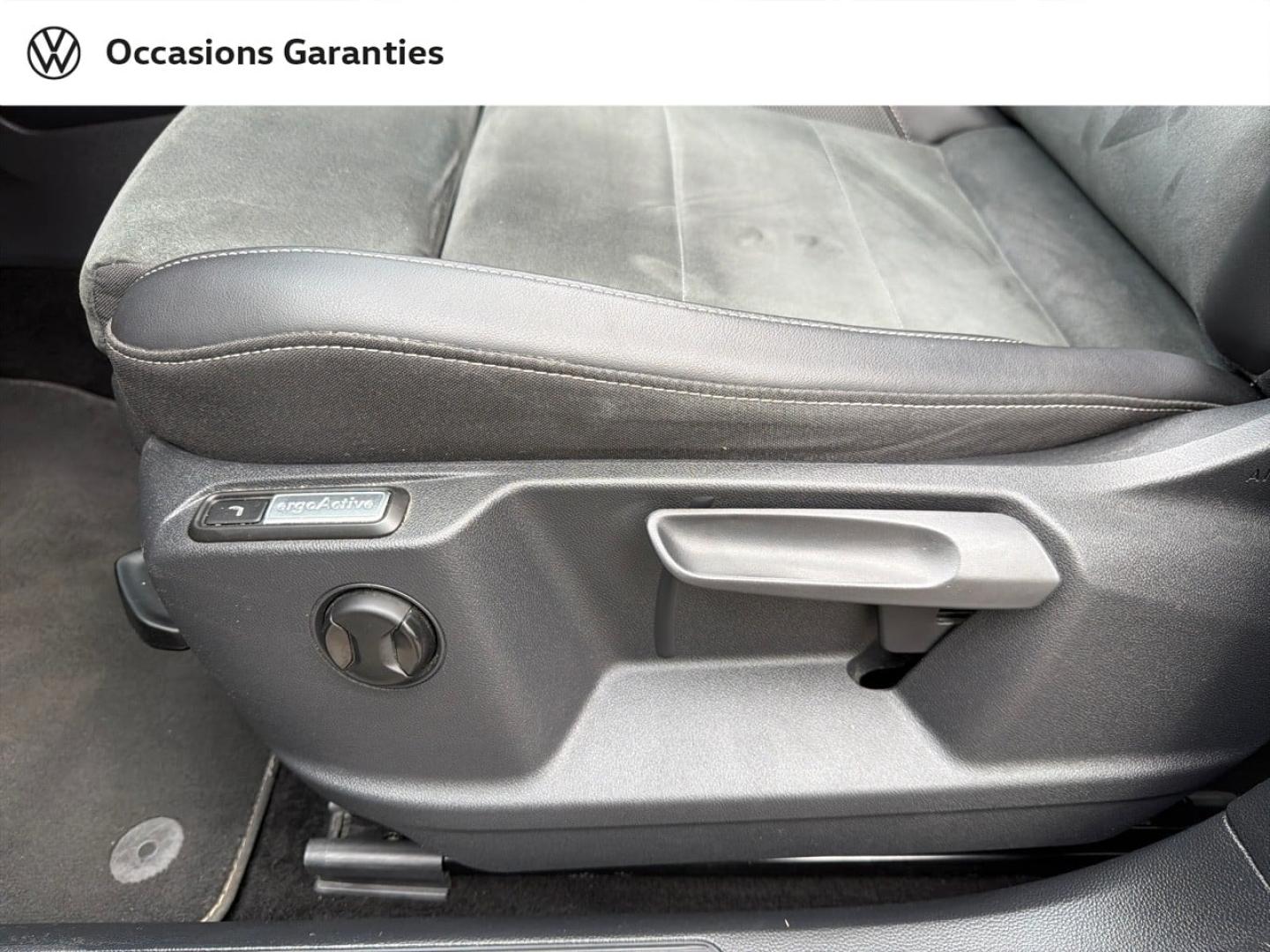 Voitures occasions VOLKSWAGEN T-ROC R-Line Saint-Grégoire