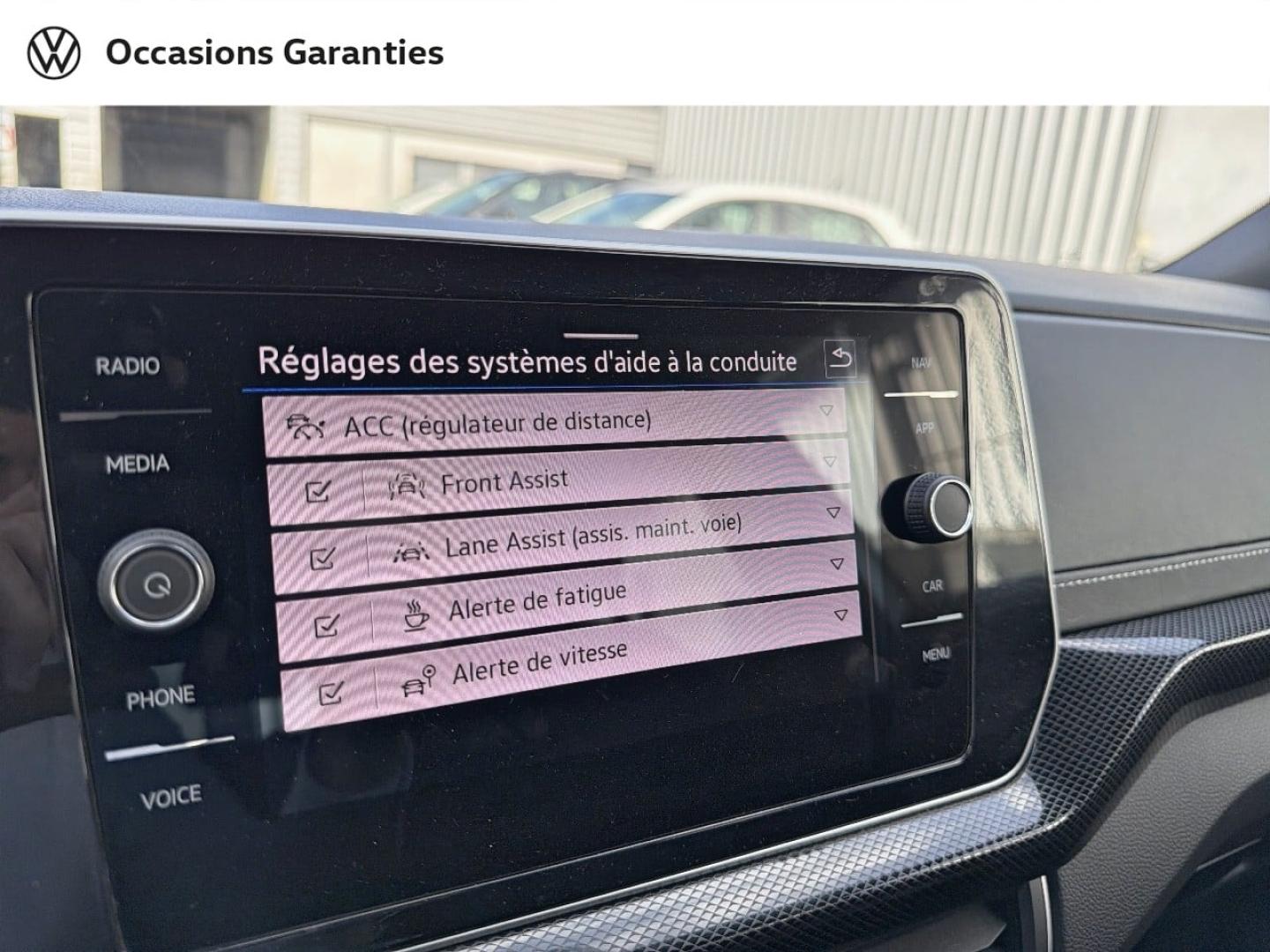 Voitures occasions VOLKSWAGEN T-CROSS R-Line Saint-Grégoire