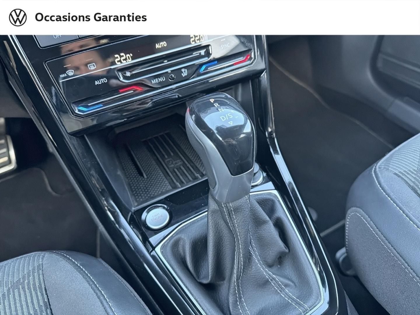 Voitures occasions VOLKSWAGEN T-CROSS R-Line Saint-Grégoire