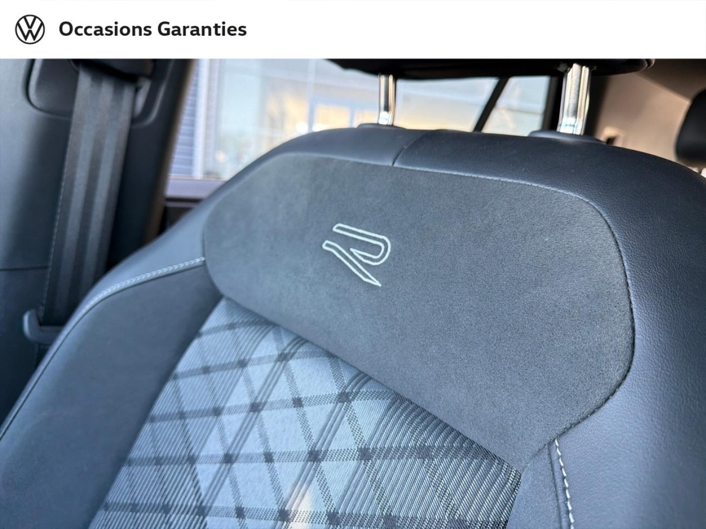 Voitures occasions VOLKSWAGEN T-CROSS R-Line Saint-Grégoire