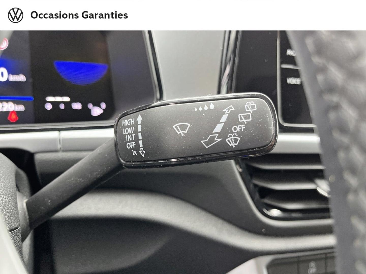 Voitures occasions VOLKSWAGEN T-ROC Life Plus Orvault