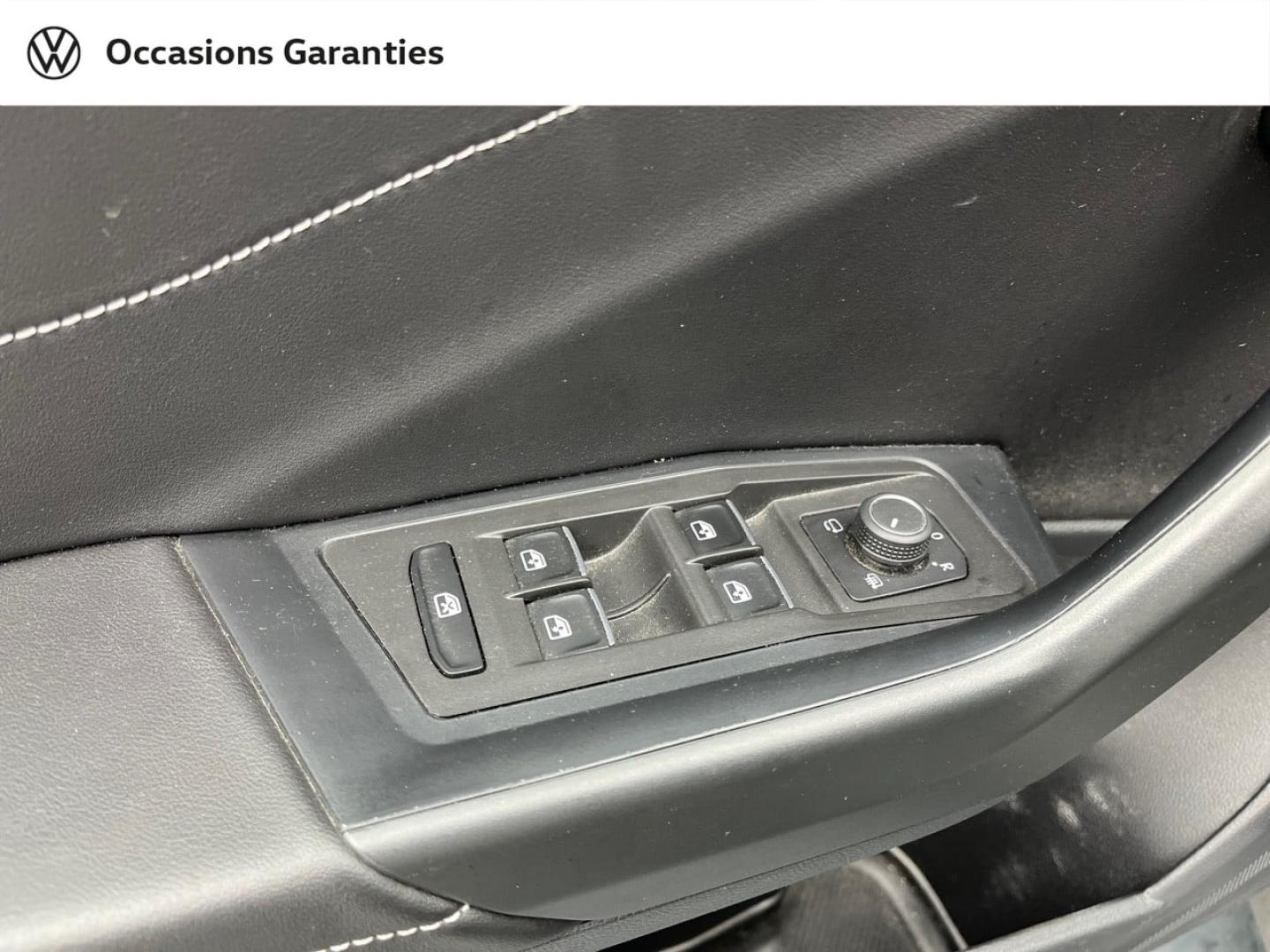 Voitures occasions VOLKSWAGEN T-ROC Style Exclusive Orvault