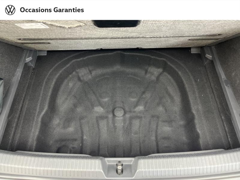 Voitures occasions VOLKSWAGEN GOLF Life 1st Orvault