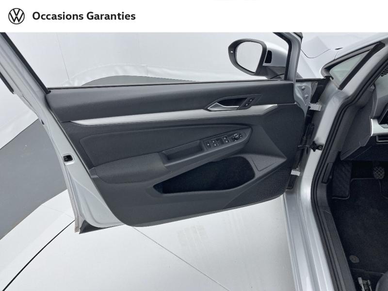 Voitures occasions VOLKSWAGEN GOLF Life 1st Orvault