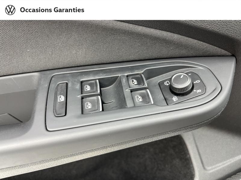 Voitures occasions VOLKSWAGEN GOLF Life 1st Orvault