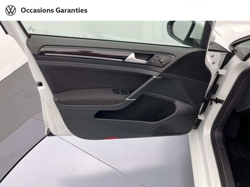Voitures occasions VOLKSWAGEN GOLF Carat Orvault