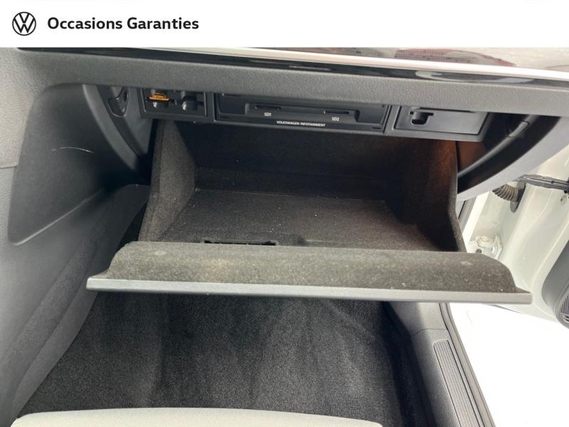 Voitures occasions VOLKSWAGEN GOLF Carat Orvault