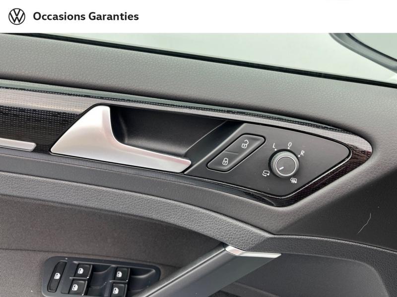 Voitures occasions VOLKSWAGEN GOLF Carat Orvault