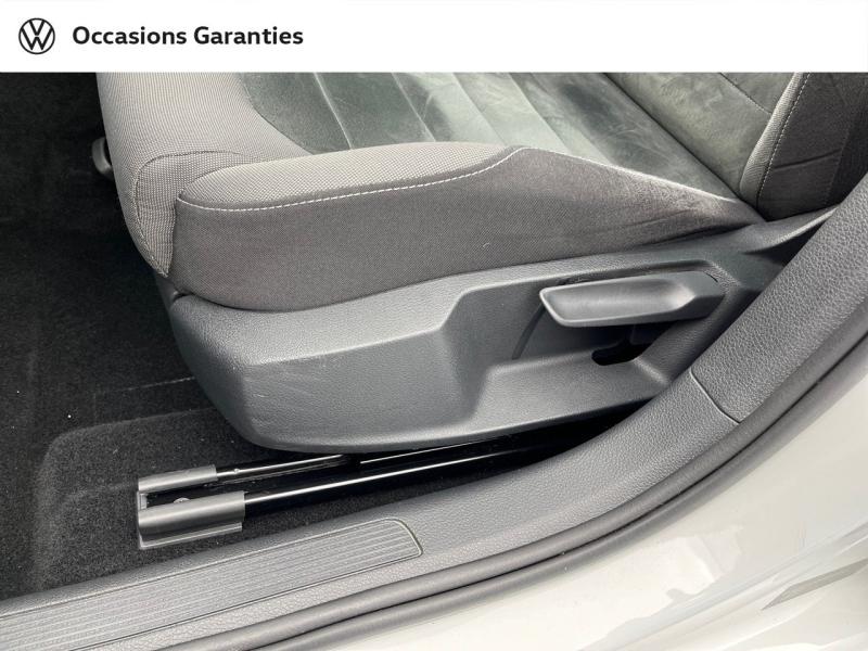 Voitures occasions VOLKSWAGEN GOLF Carat Orvault