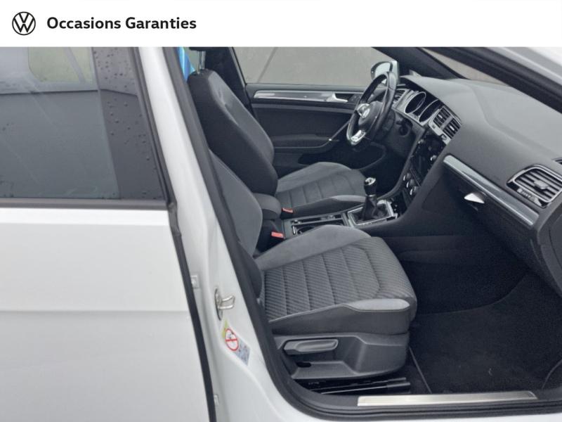 Voitures occasions VOLKSWAGEN GOLF Carat Orvault