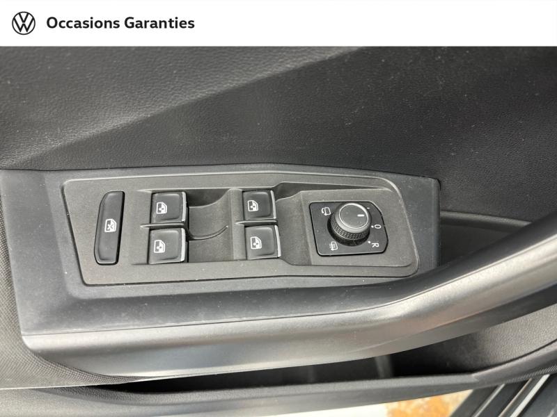 Voitures occasions VOLKSWAGEN T-ROC Carat Orvault