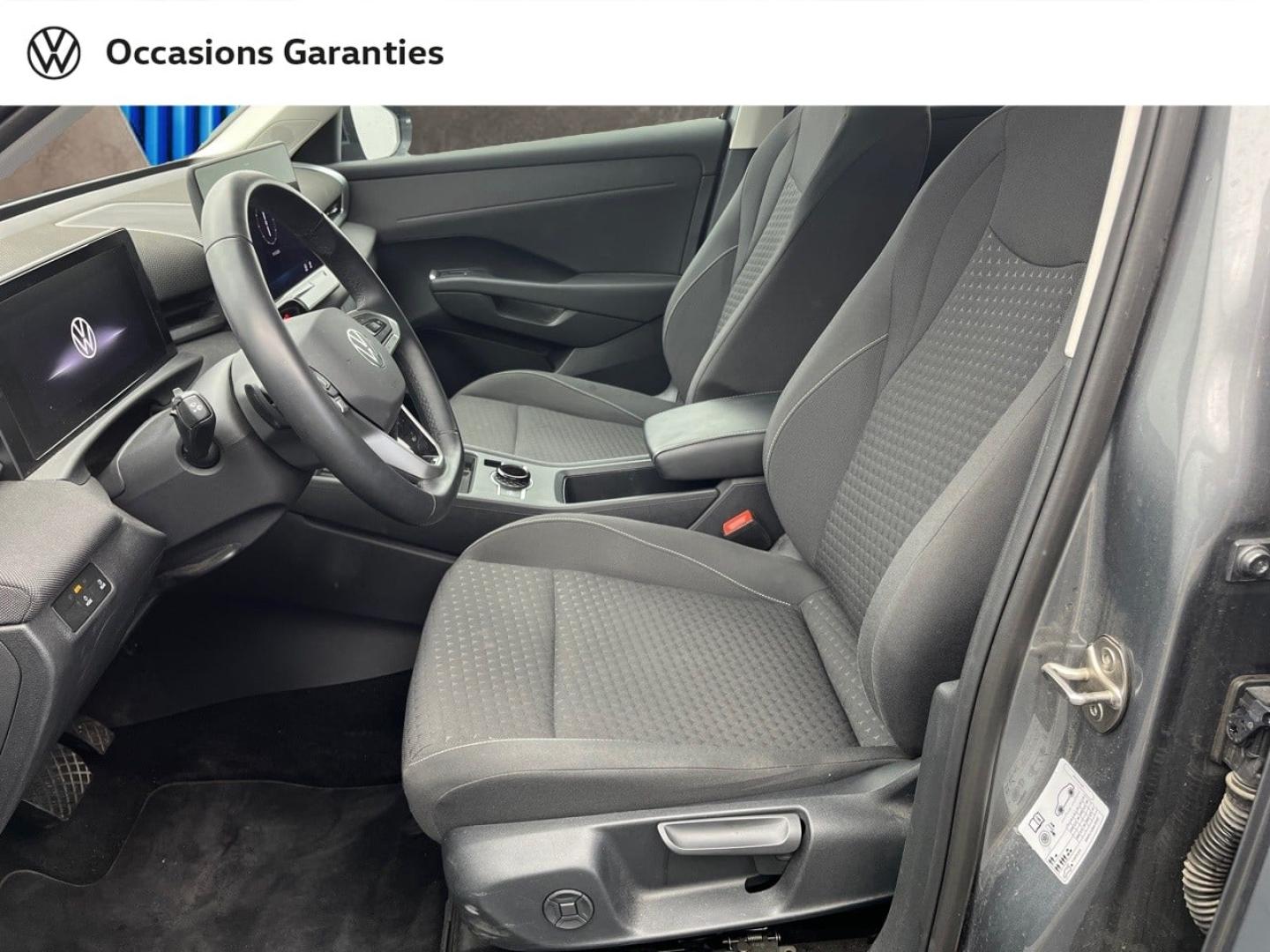 Voitures occasions VOLKSWAGEN T-ROC Base Orvault