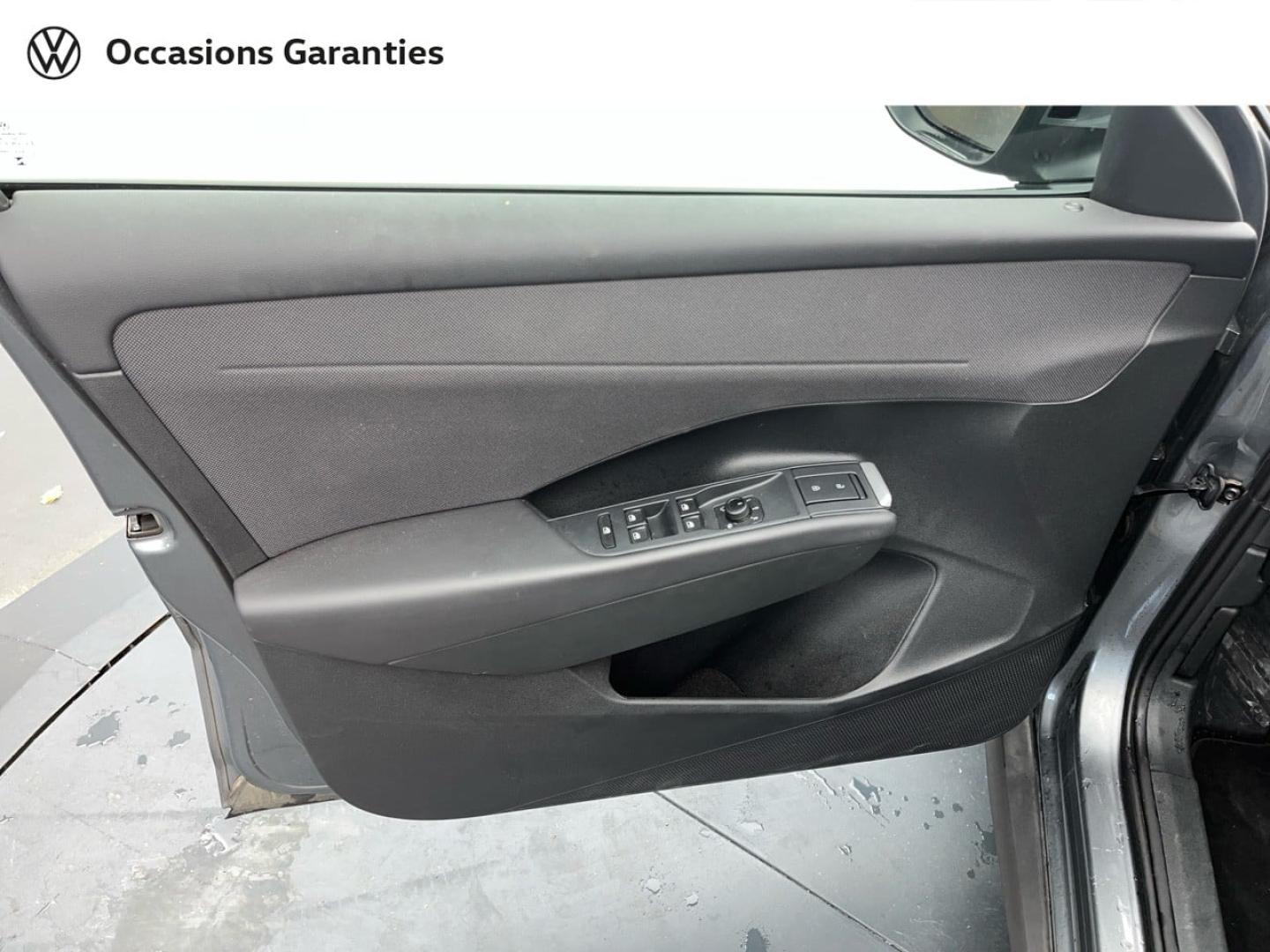 Voitures occasions VOLKSWAGEN T-ROC Base Orvault
