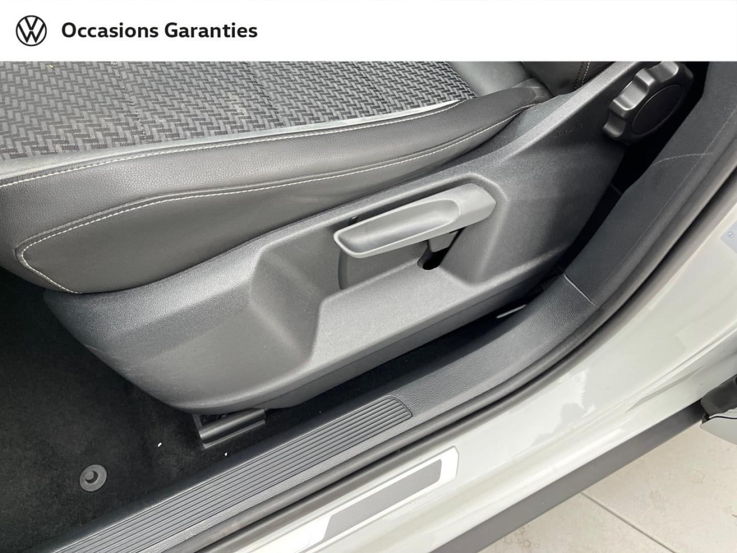 Voitures occasions VOLKSWAGEN T-ROC R-Line Orvault