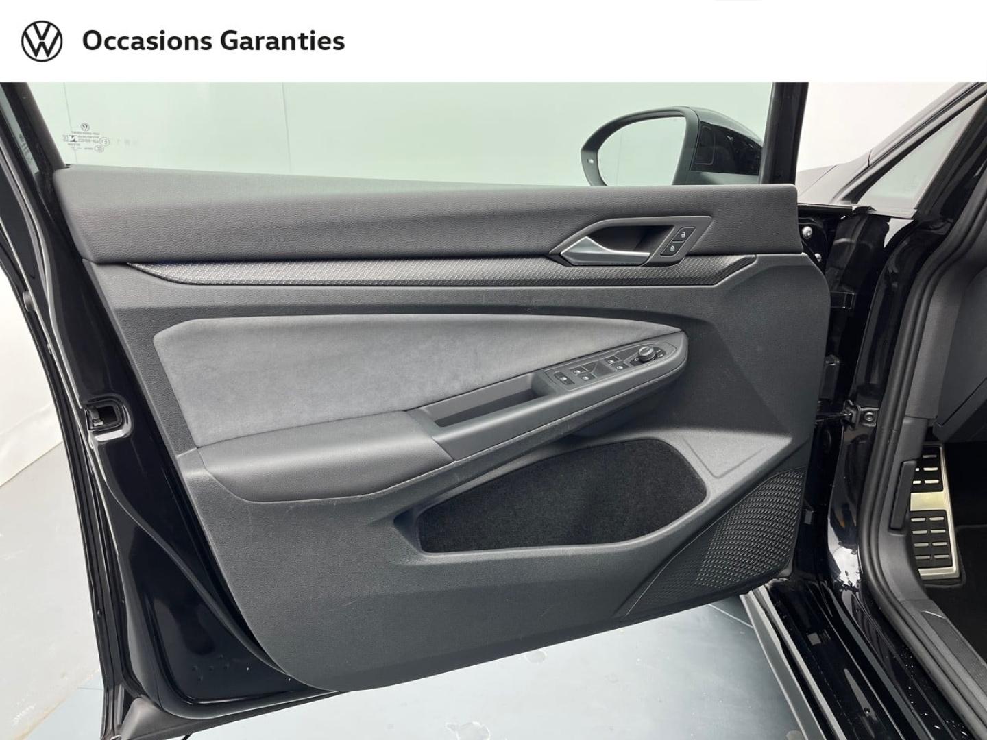 Voitures occasions VOLKSWAGEN GOLF R-Line Orvault