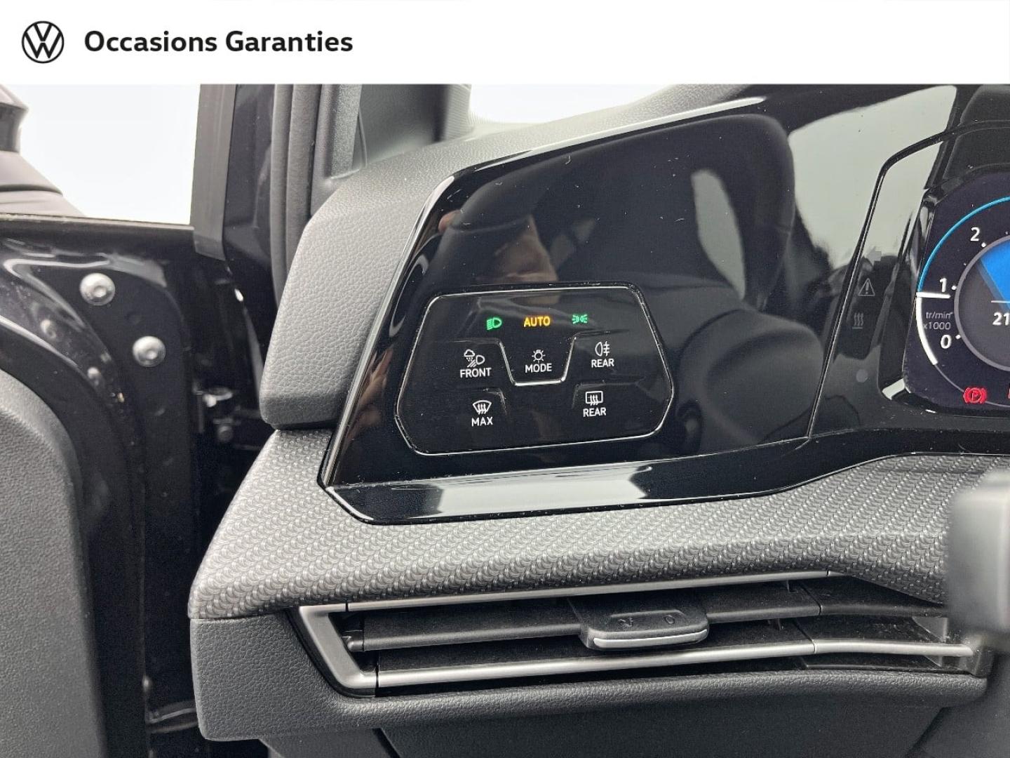 Voitures occasions VOLKSWAGEN GOLF R-Line Orvault