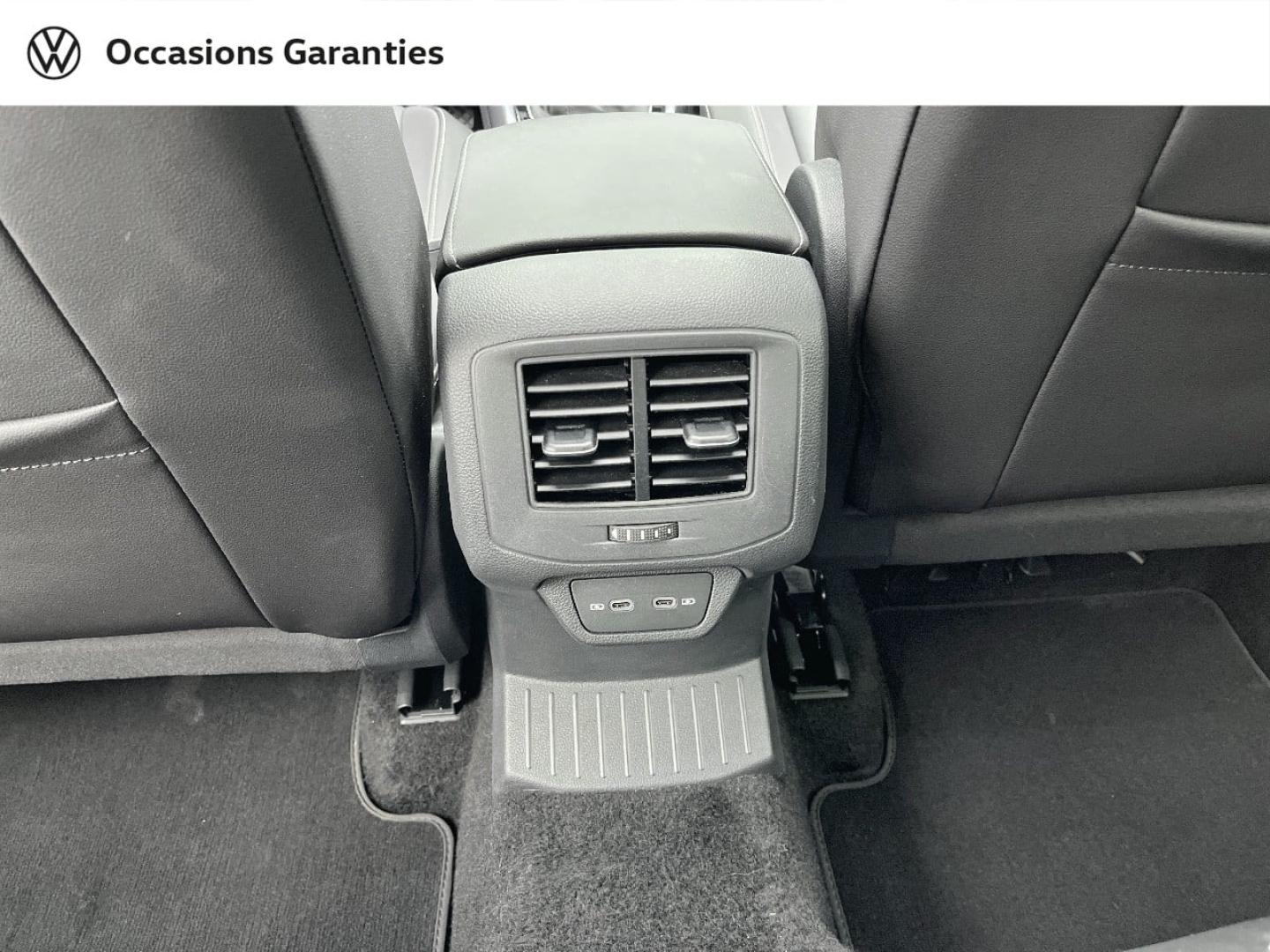 Voitures occasions VOLKSWAGEN T-ROC Style Exclusive Orvault