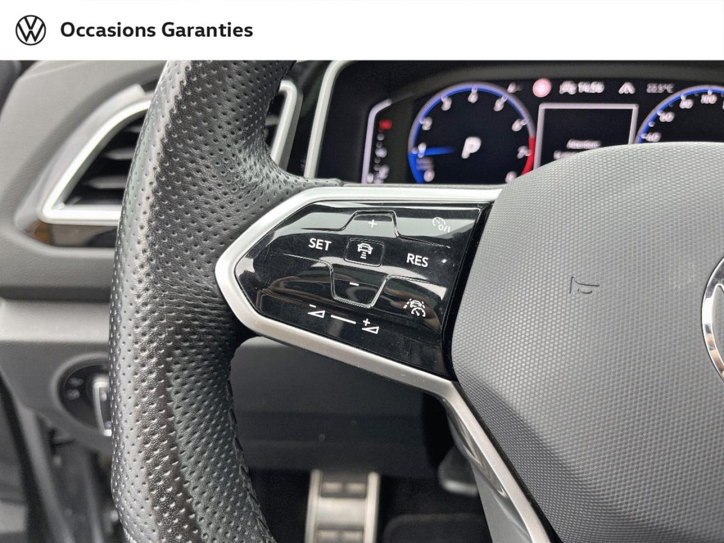 Voitures occasions VOLKSWAGEN T-ROC R-Line Orvault