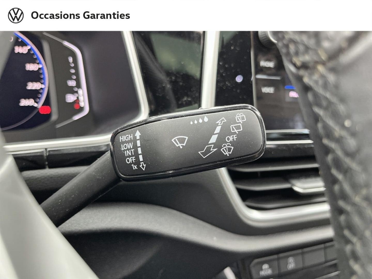 Voitures occasions VOLKSWAGEN T-ROC R-Line Orvault
