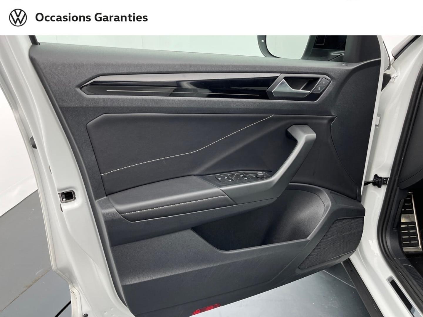 Voitures occasions VOLKSWAGEN T-ROC R-Line Orvault