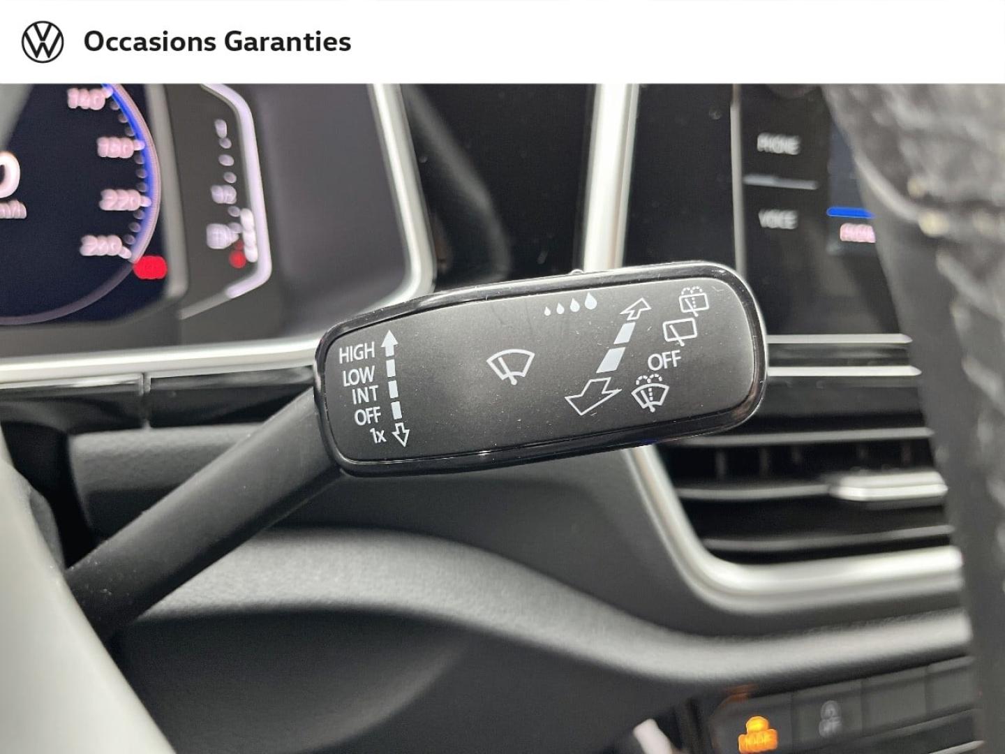 Voitures occasions VOLKSWAGEN T-ROC R-Line Orvault