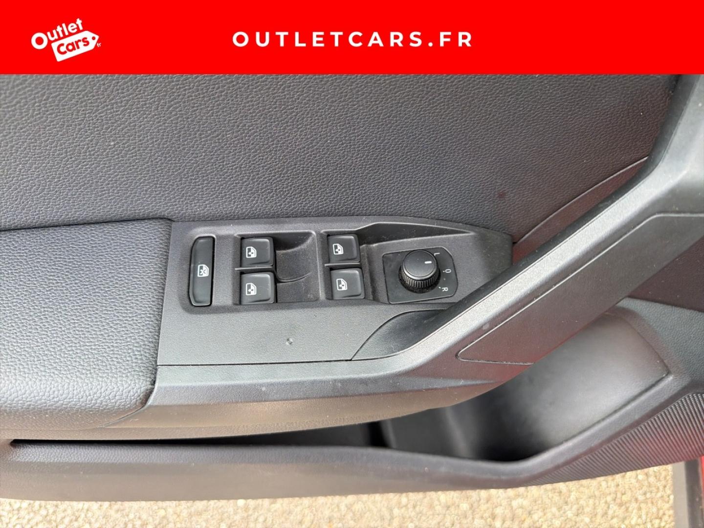 Voitures occasions SEAT ARONA Urban Cagnes-sur-Mer