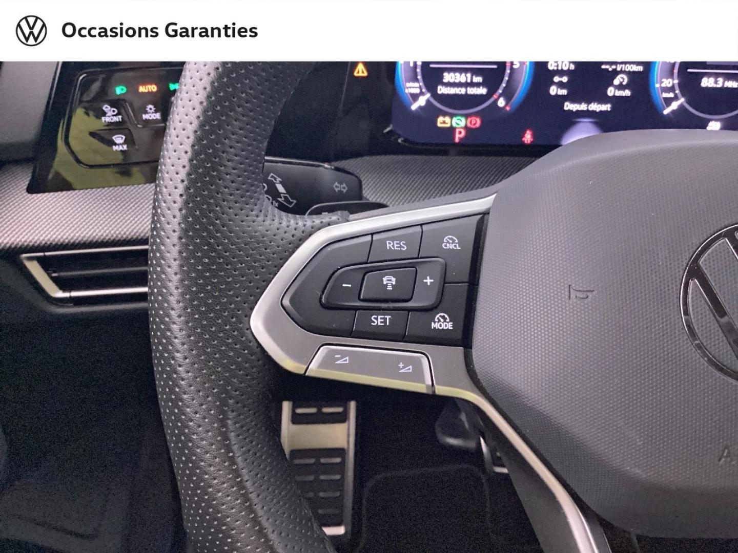 Voitures occasions VOLKSWAGEN GOLF R-Line Mougins