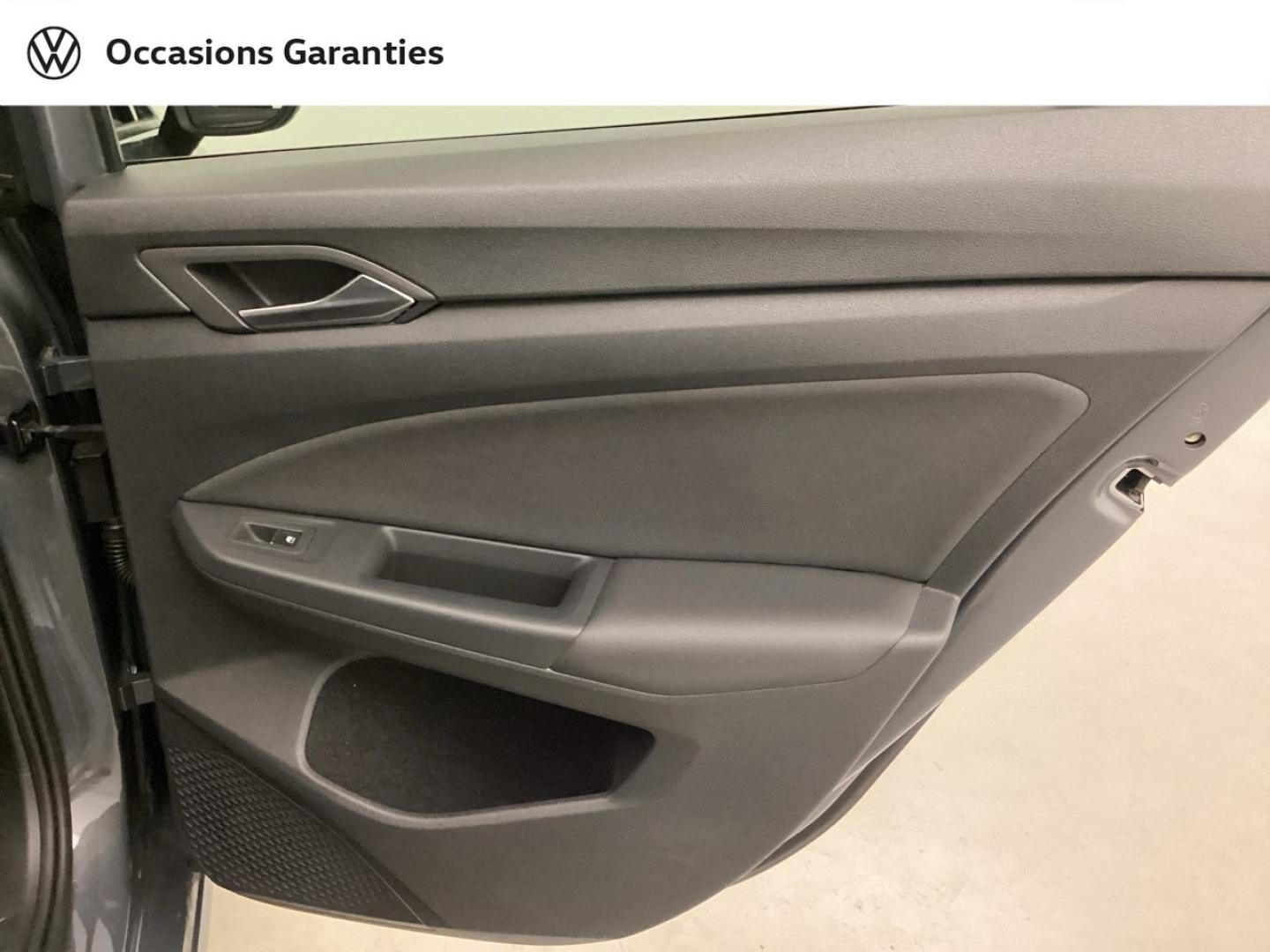 Voitures occasions VOLKSWAGEN GOLF Active Nice