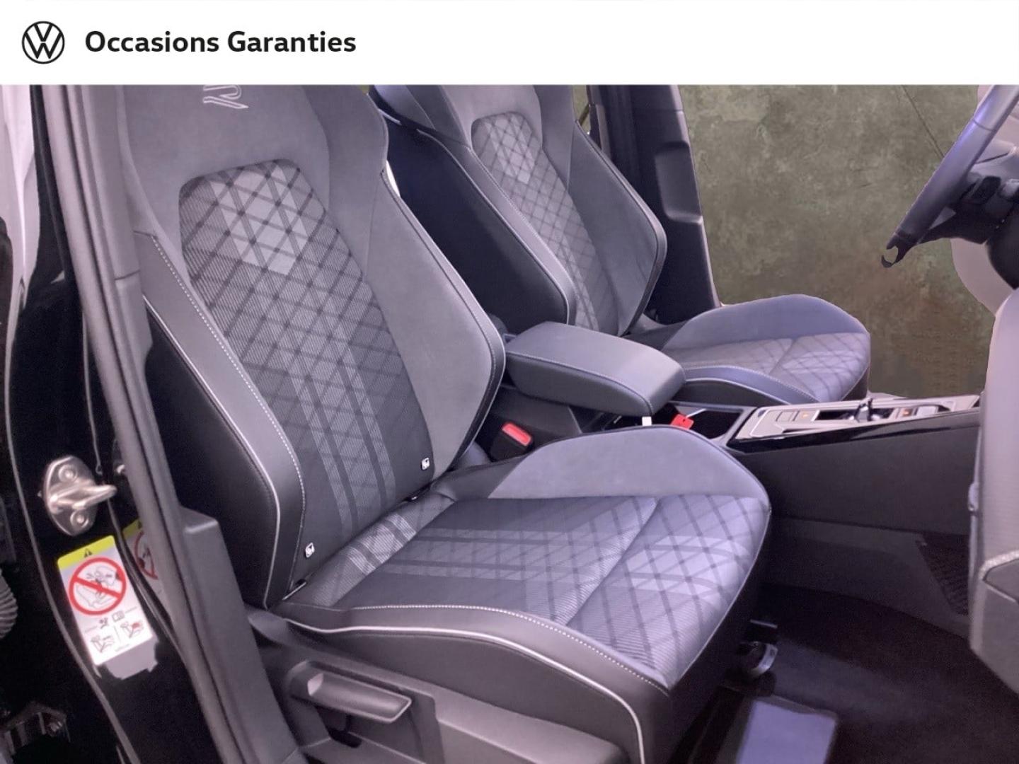 Voitures occasions VOLKSWAGEN GOLF R-Line Nice