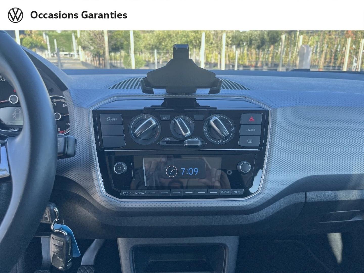 Voitures occasions VOLKSWAGEN up! Active Nice