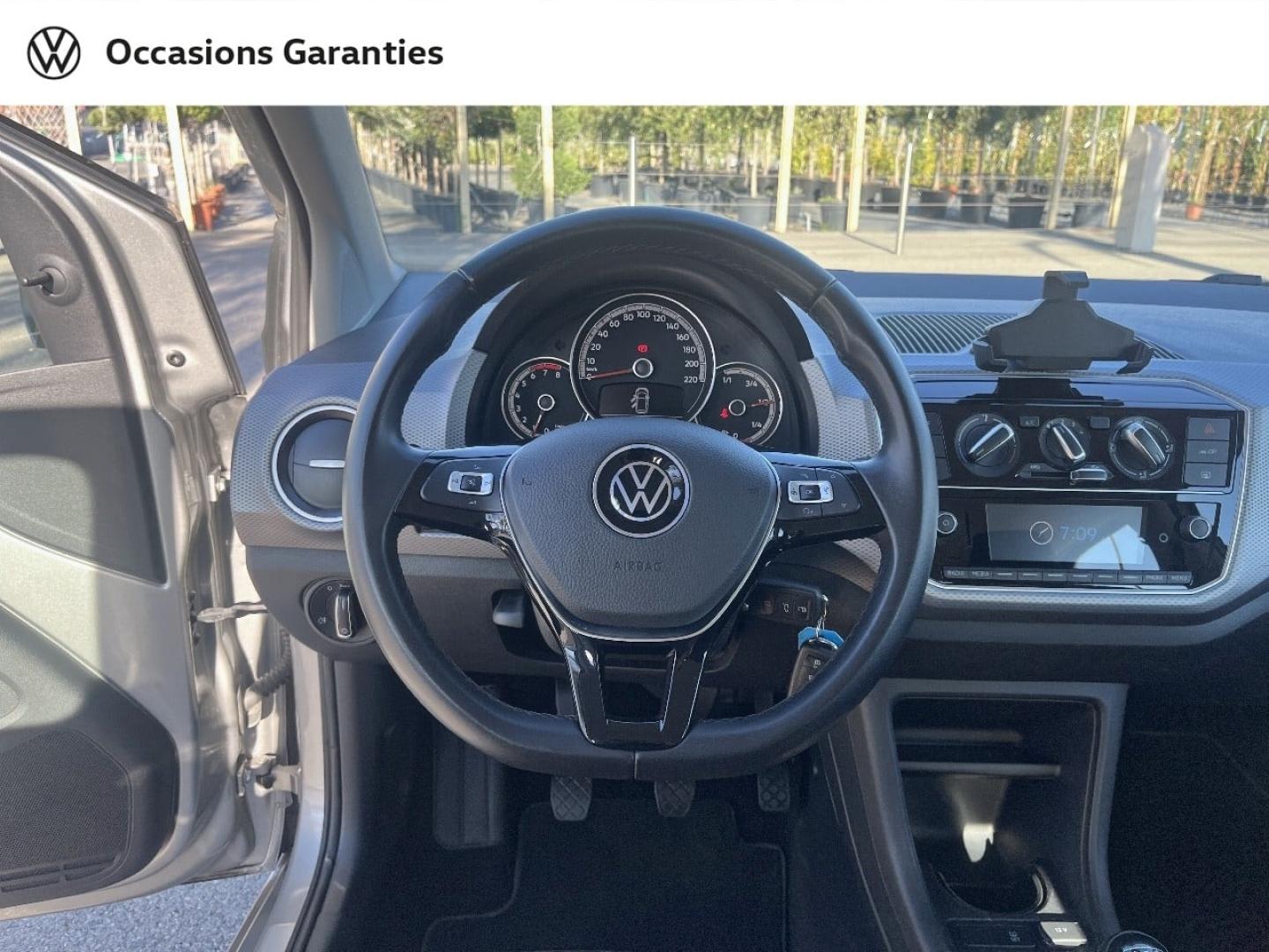 Voitures occasions VOLKSWAGEN up! Active Nice