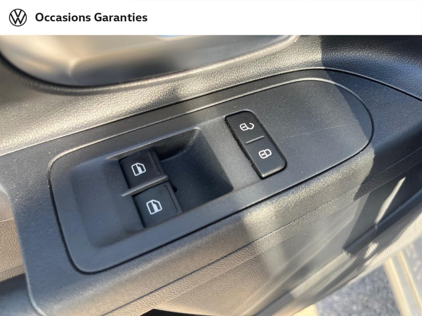 Voitures occasions VOLKSWAGEN up! Active Nice