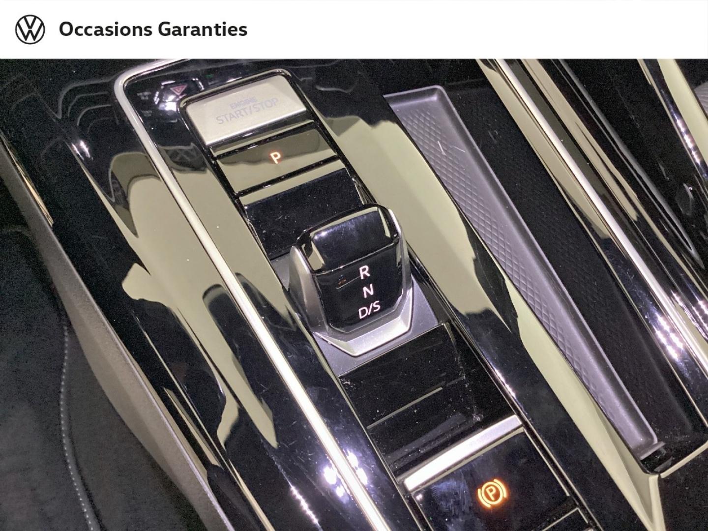 Voitures occasions VOLKSWAGEN GOLF R-Line Mougins