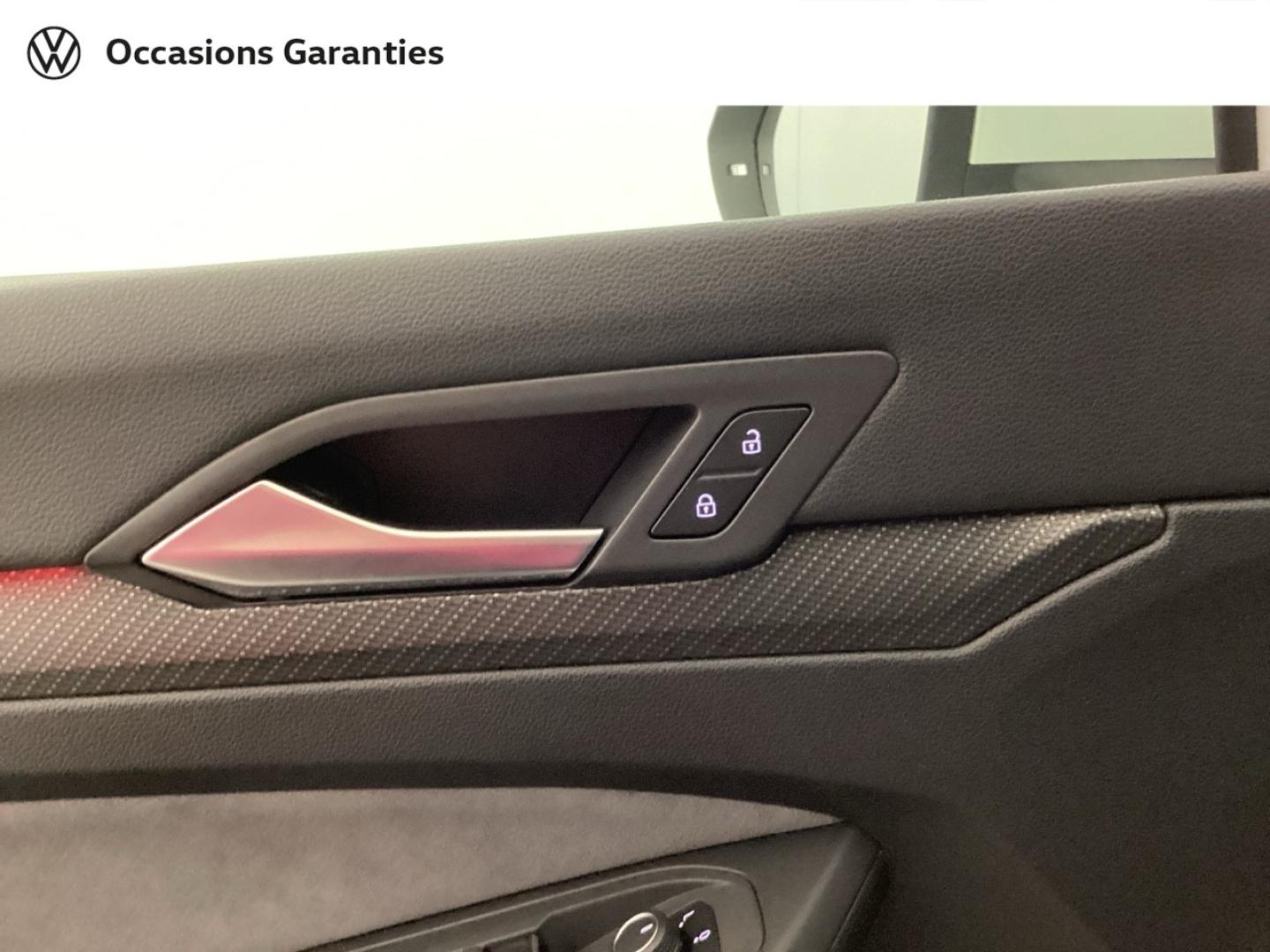 Voitures occasions VOLKSWAGEN GOLF R-Line Mougins