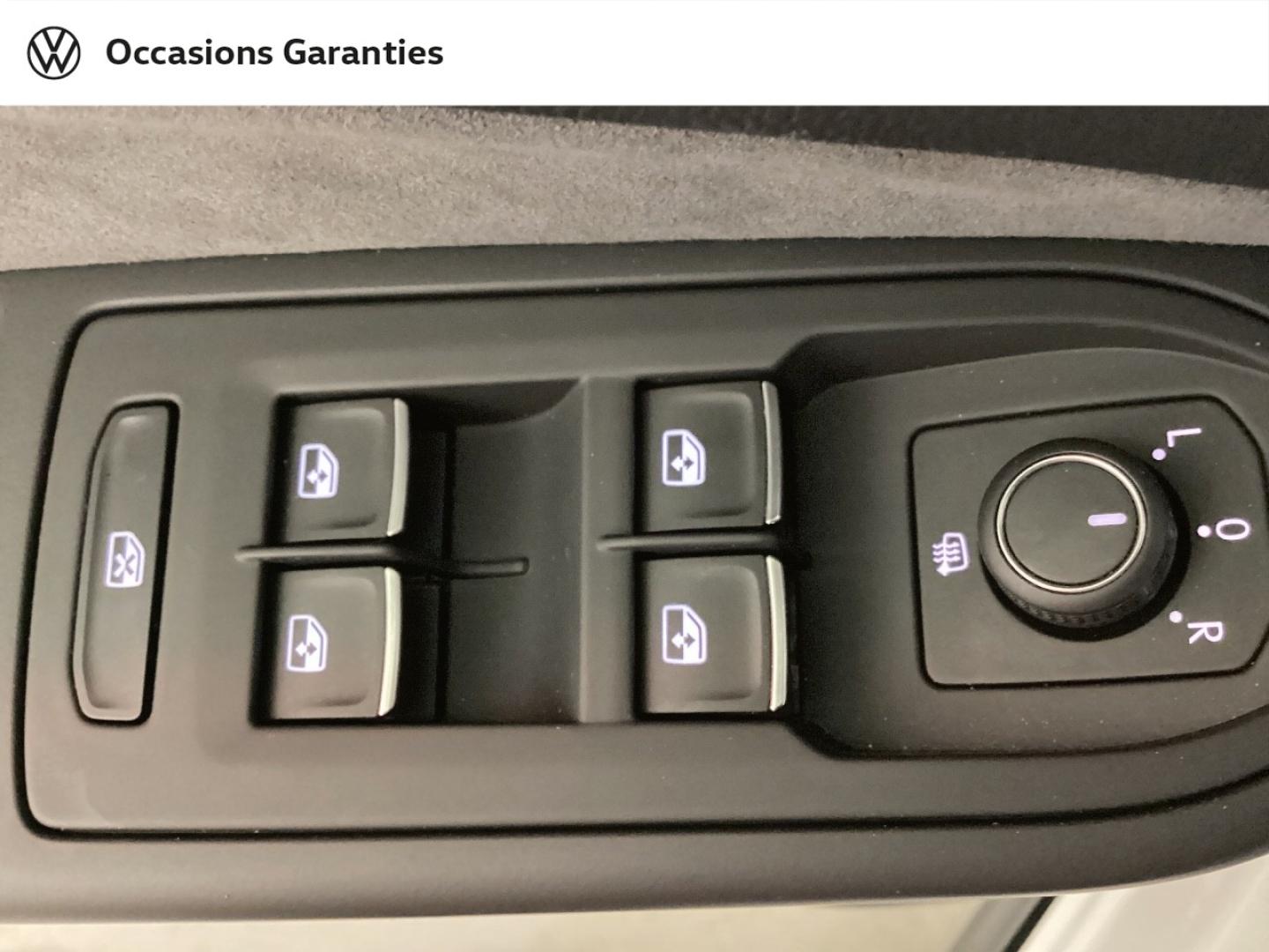 Voitures occasions VOLKSWAGEN GOLF R-Line Mougins