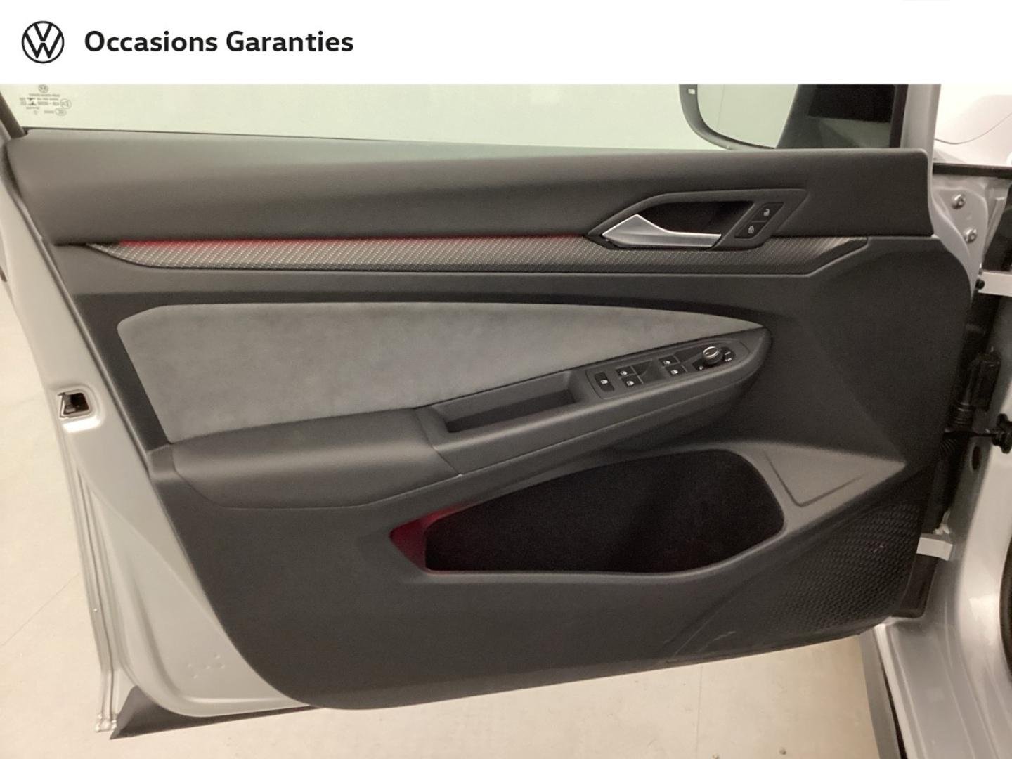 Voitures occasions VOLKSWAGEN GOLF R-Line Mougins