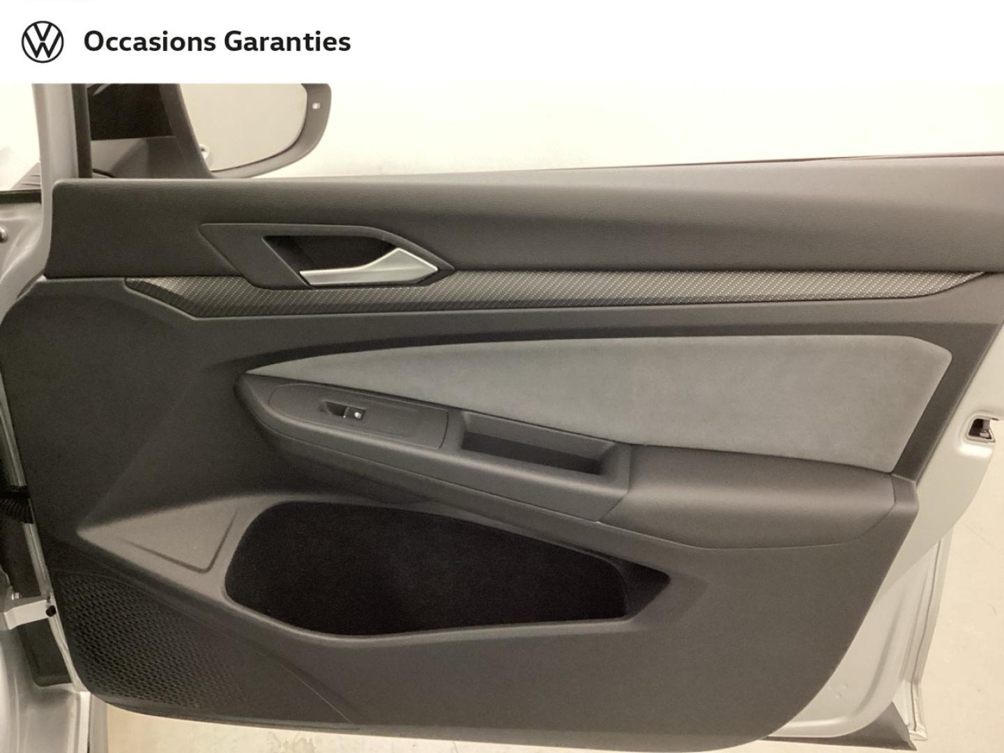 Voitures occasions VOLKSWAGEN GOLF R-Line Mougins