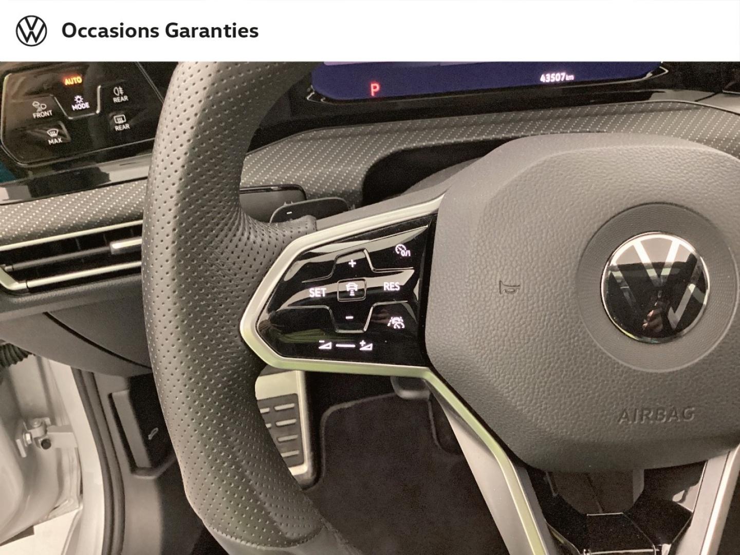 Voitures occasions VOLKSWAGEN GOLF R-Line Nice