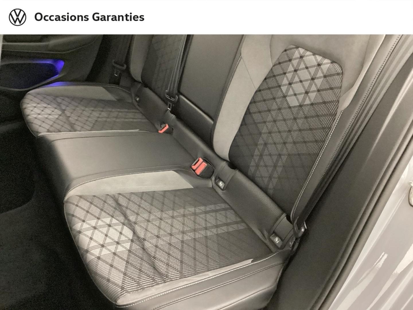Voitures occasions VOLKSWAGEN GOLF R-Line Mougins