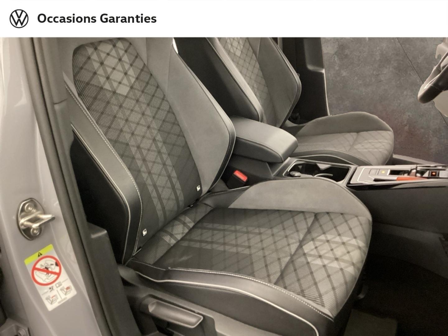 Voitures occasions VOLKSWAGEN GOLF R-Line Nice