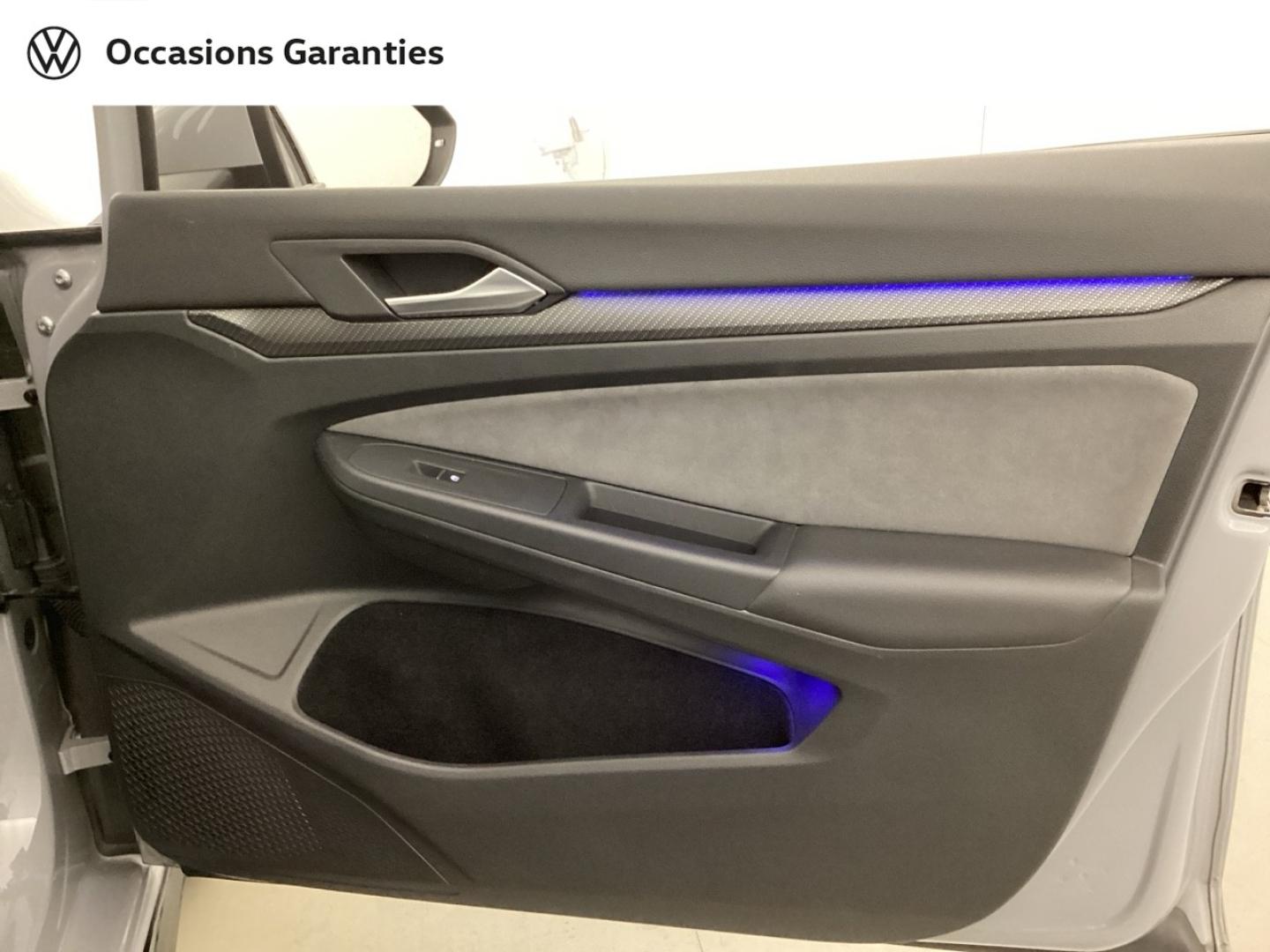 Voitures occasions VOLKSWAGEN GOLF R-Line Nice