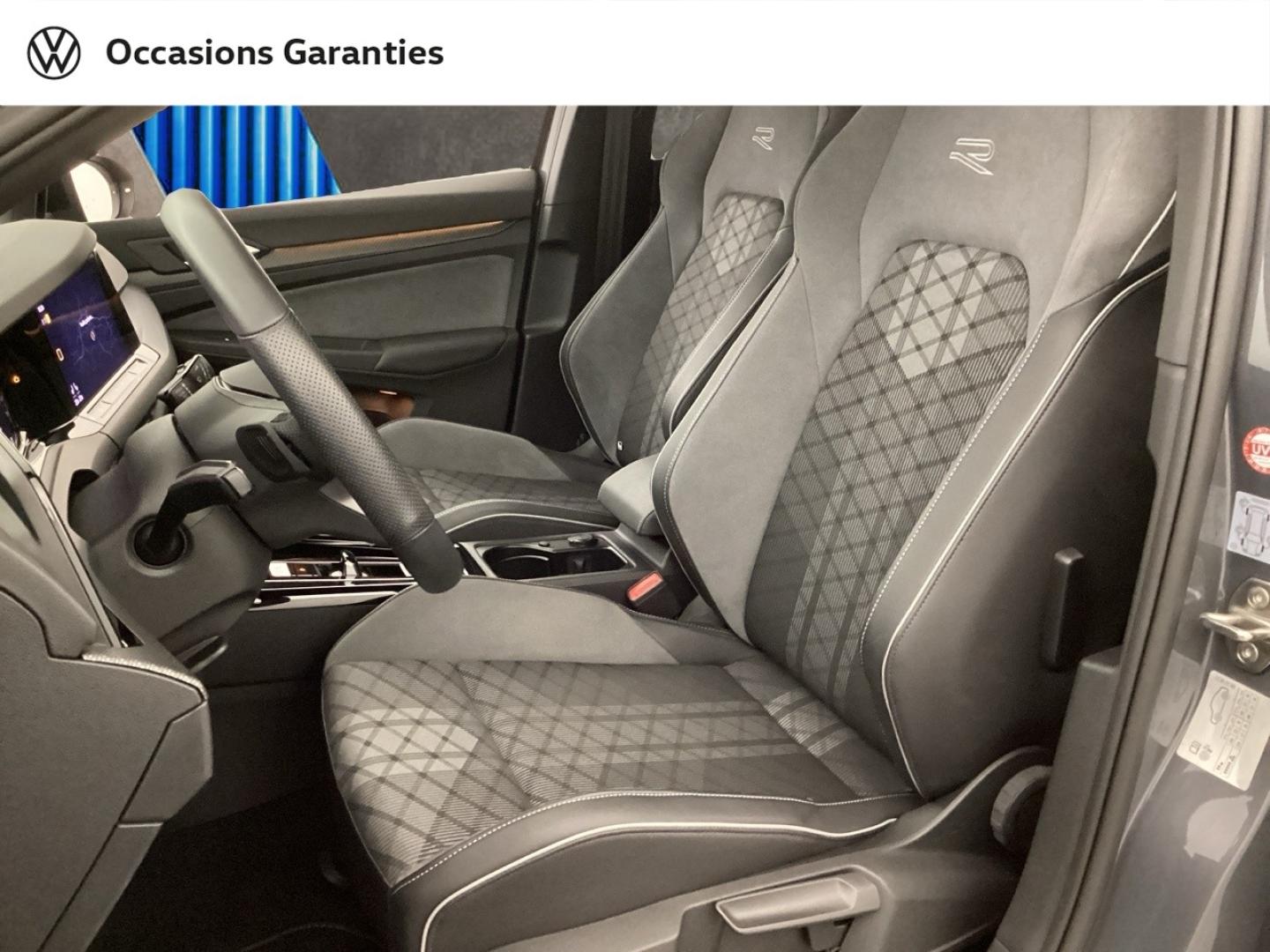 Voitures occasions VOLKSWAGEN GOLF R-Line Mougins