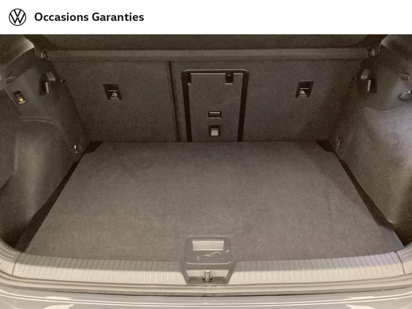 Voitures occasions VOLKSWAGEN GOLF R-Line Mougins