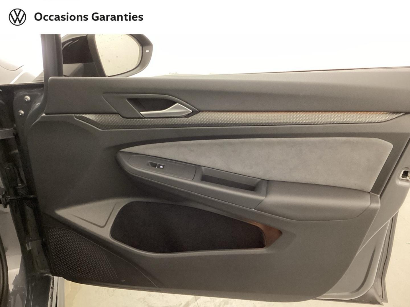 Voitures occasions VOLKSWAGEN GOLF R-Line Nice