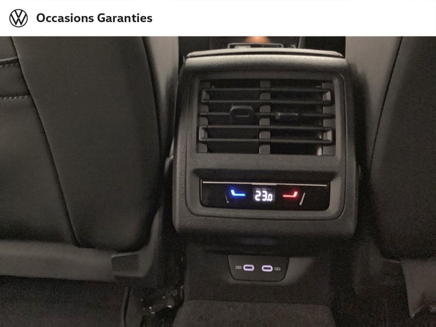 Voitures occasions VOLKSWAGEN GOLF R-Line Mougins