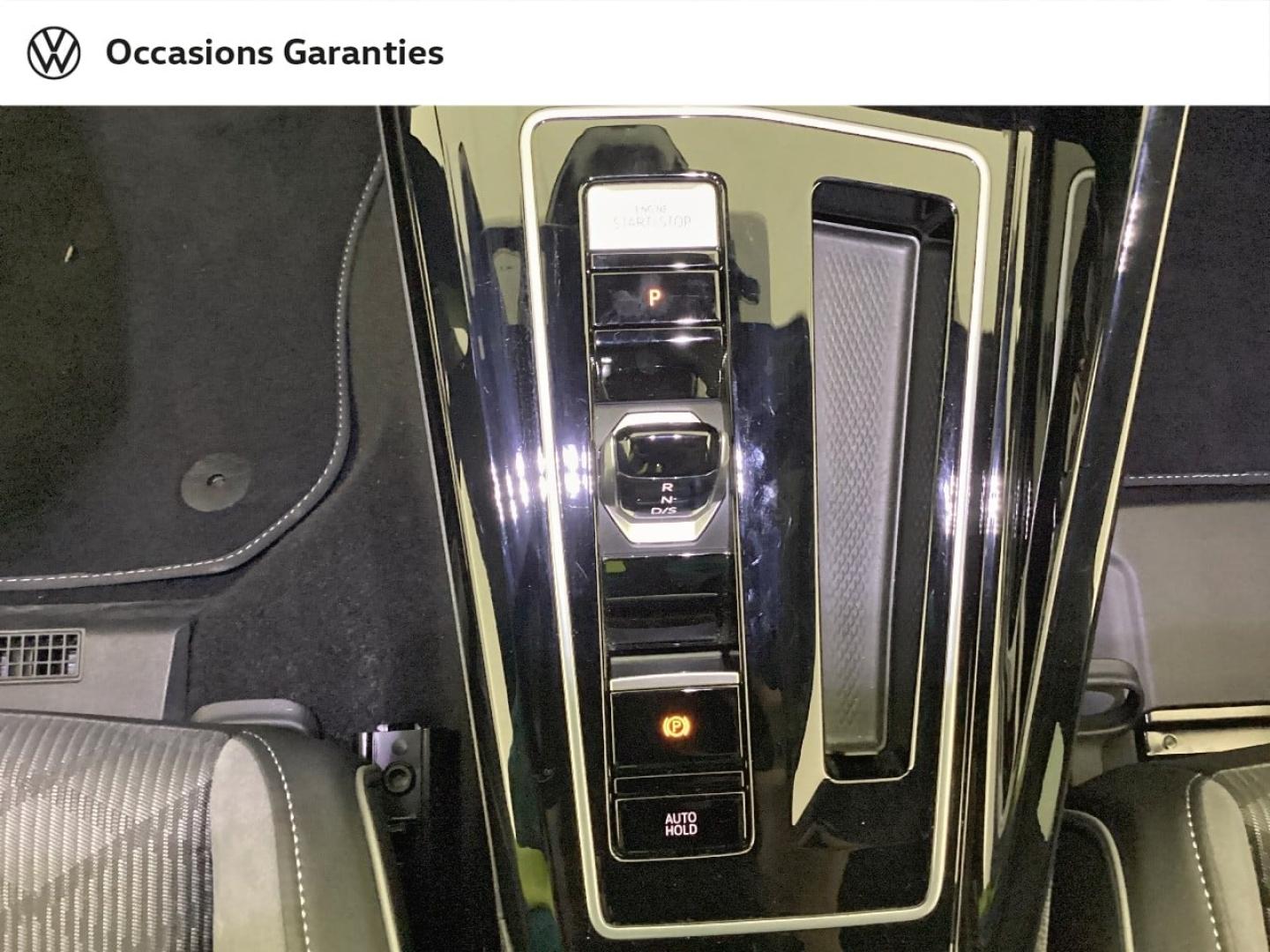 Voitures occasions VOLKSWAGEN GOLF R-Line Mougins