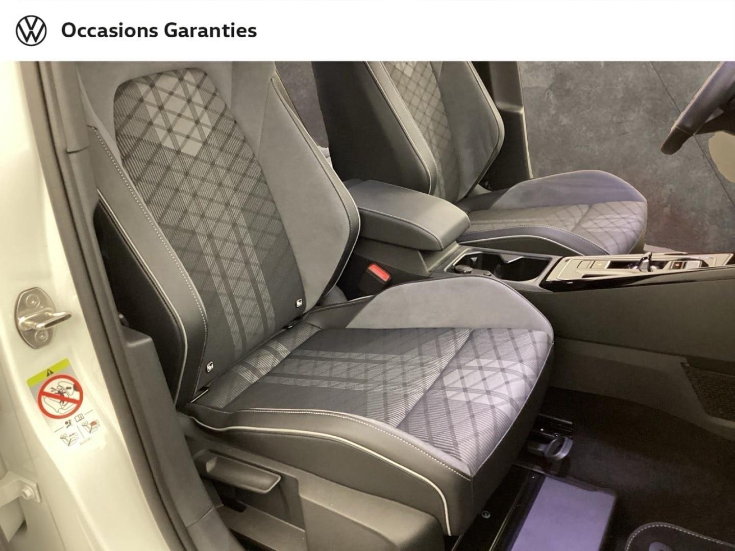 Voitures occasions VOLKSWAGEN GOLF R-Line Mougins