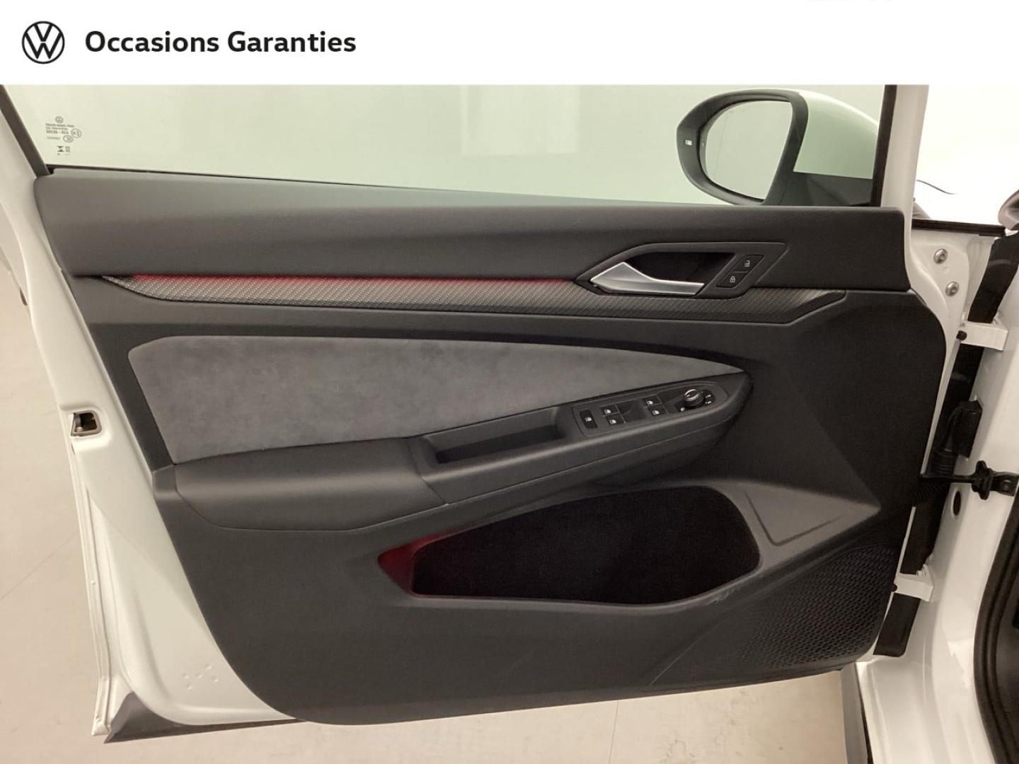 Voitures occasions VOLKSWAGEN GOLF R-Line Nice